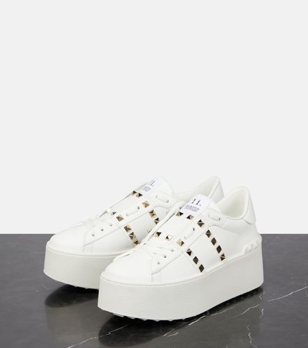 Rockstud Untitled leather platform sneakers - Valentino Garavani - Modalova