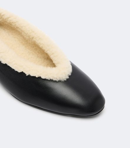 Pumps aus Leder mit Shearling - Magda Butrym - Modalova
