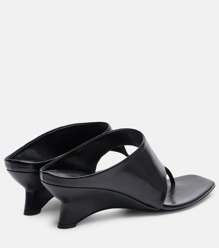 Marlow 55 leather thong sandals - Khaite - Modalova