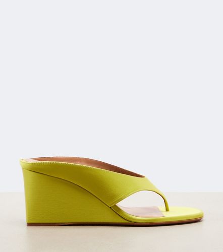 Alaïa Sandalias con cuña Cube de satén - Alaia - Modalova