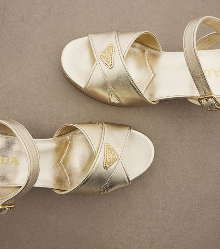Plateau-Sandalen aus Metallic-Leder - Prada - Modalova
