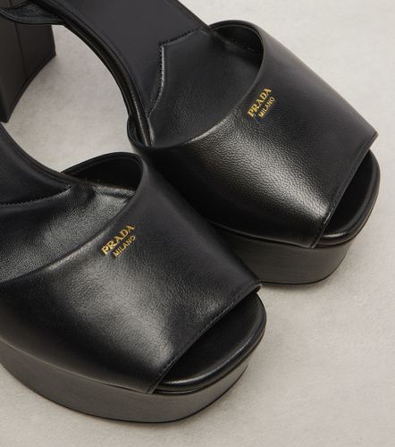 Prada Plateausandalen aus Leder - Prada - Modalova