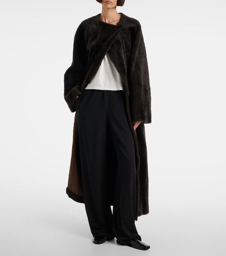 Madelina belted shearling coat - The Row - Modalova