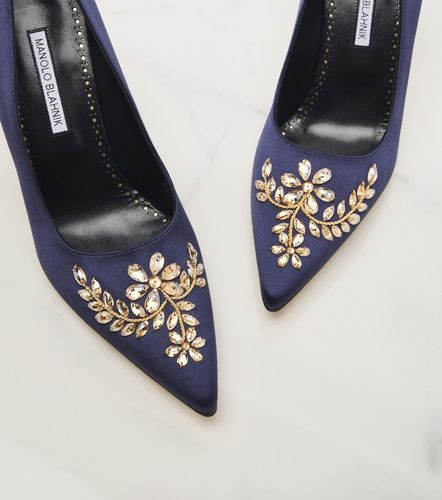 Salones Pasadis de satén adornados - Manolo Blahnik - Modalova