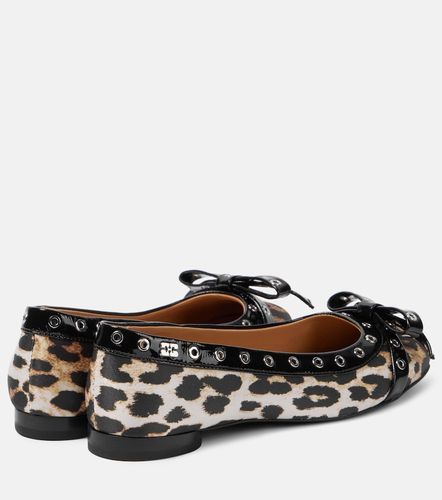 Bailarinas Eyelet Bow de satén estampadas - Ganni - Modalova