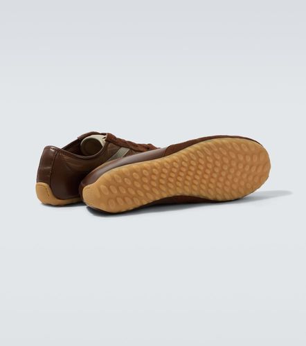 McQueen Sneakers mit Veloursleder - McQueen - Modalova