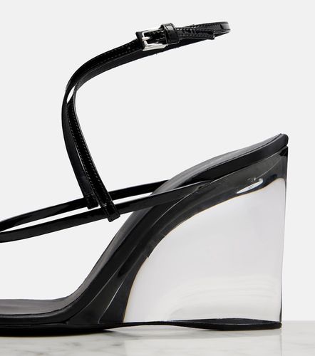 Alaïa Sandali infradito in vernice con zeppa - Alaia - Modalova