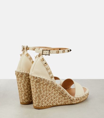 Rockstud 105 leather espadrille wedges - Valentino Garavani - Modalova