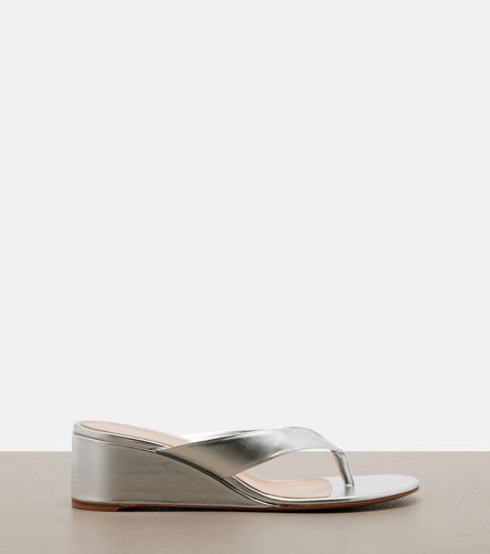 Metallic leather wedge thong sandals - Gianvito Rossi - Modalova