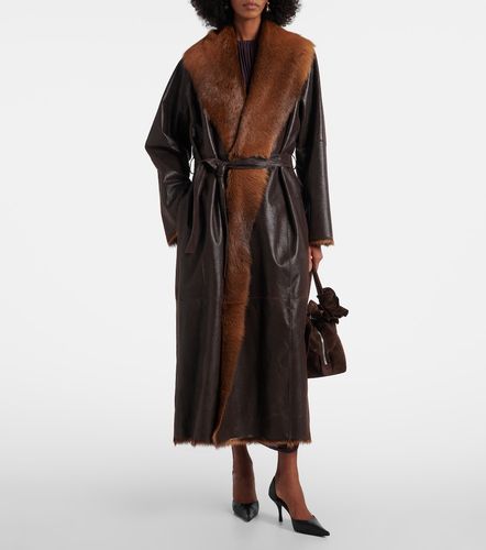 Shearling-lined leather wrap coat - Magda Butrym - Modalova