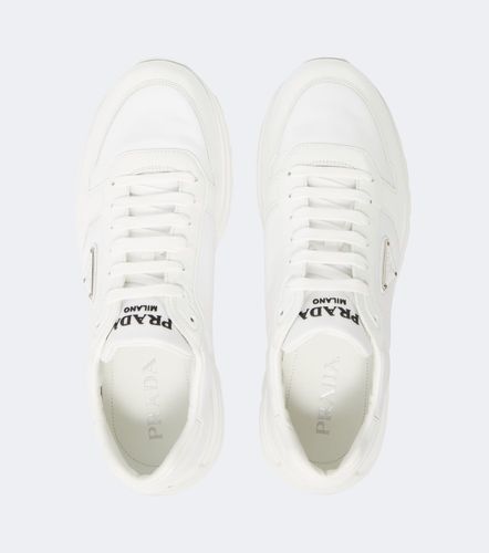 Prada Sneakers mit Leder - Prada - Modalova