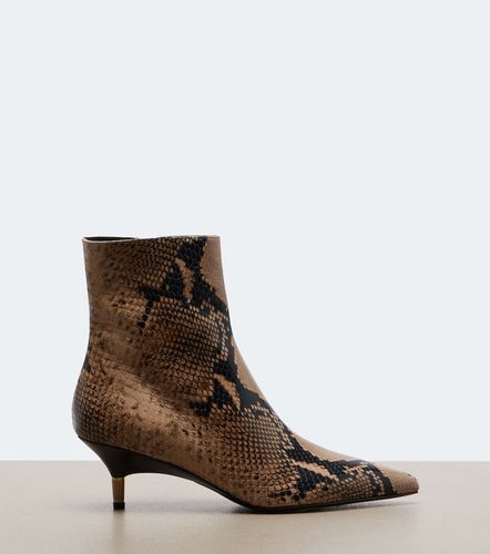 Bella snake-effect leather ankle boots - Khaite - Modalova