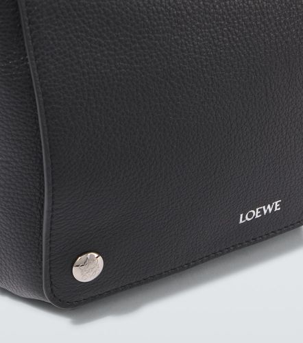 Pebble Medium leather shoulder bag - Loewe - Modalova
