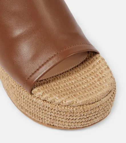 Leather and raffia wedge mules - Gianvito Rossi - Modalova