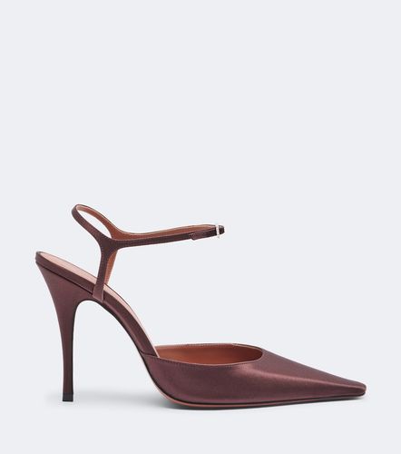 Pumps slingback Carolyn in raso - Amina Muaddi - Modalova