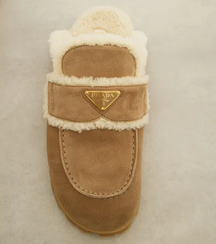 Prada Mules de ante con borrego - Prada - Modalova