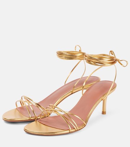 Sandalen Lori 60 aus Metallic-Leder - Amina Muaddi - Modalova