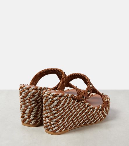 Espadrillas Rockstud in pelle con zeppa - Valentino Garavani - Modalova