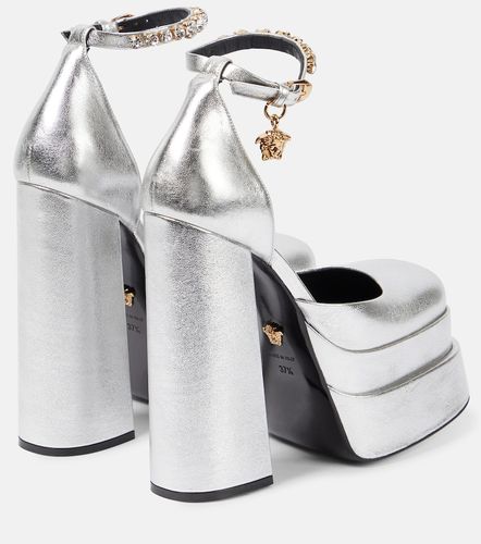 Pumps Medusa Aevitas in pelle con plateau - Versace - Modalova