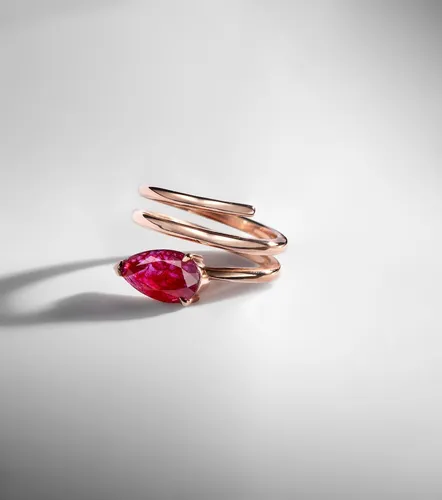 Ruby Pear 18kt rose ring with ruby - Shay Jewelry - Modalova
