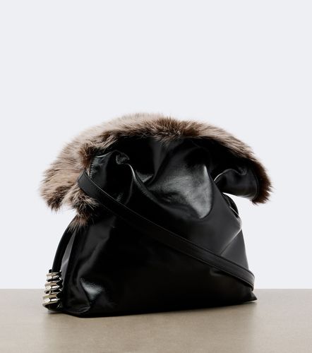 Clutch Flamenco Medium in pelle e shearling - Loewe - Modalova