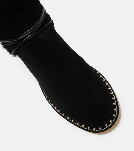 Megeve shearling-trimmed suede ankle boots - Aquazzura - Modalova