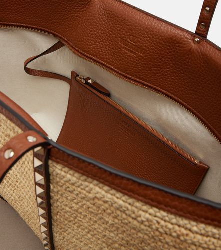 Rockstud Large raffia tote bag - Valentino Garavani - Modalova