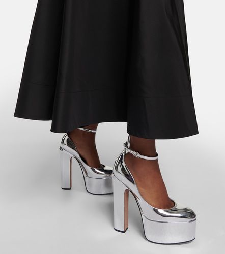 Tan-Go 155 metallic leather platform pumps - Valentino Garavani - Modalova