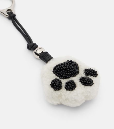 Paw shearling and leather bag charm - Loewe - Modalova