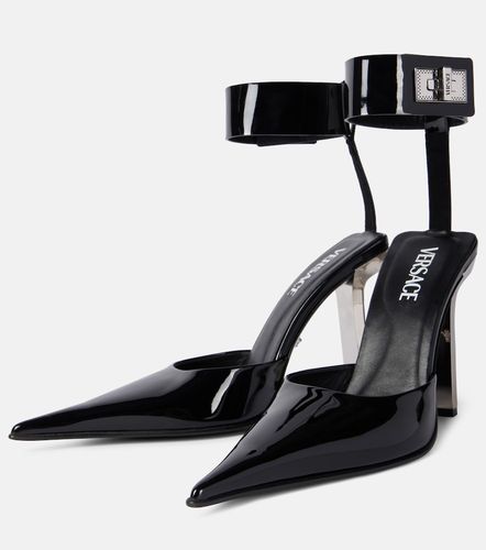 Patent leather slingback pumps - Versace - Modalova