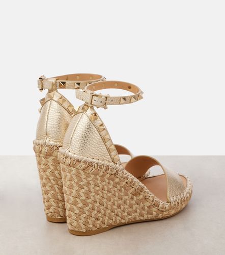 Wedge-Sandalen Rockstud 105 aus Metallic-Leder - Valentino Garavani - Modalova