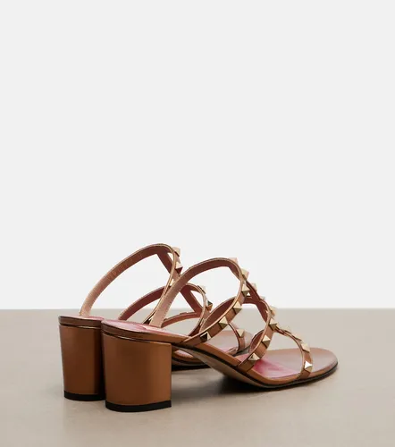 Mules Rockstud in pelle metallizzata - Valentino Garavani - Modalova