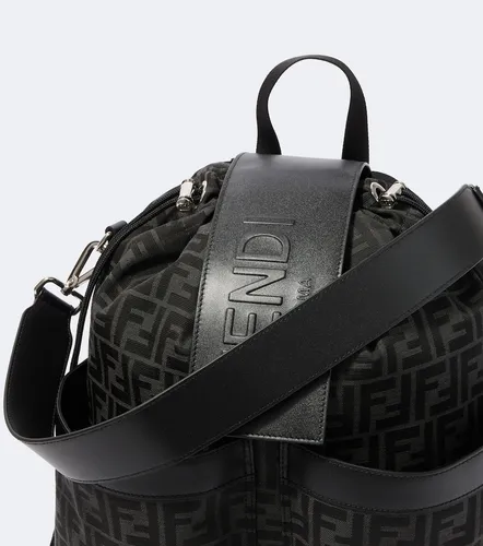 Fendi Rucksack Strike mit Leder - Fendi - Modalova