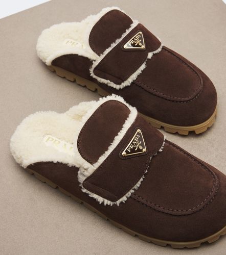 Prada Mules de ante con borrego - Prada - Modalova