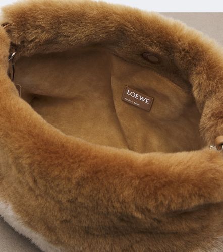 Bustina Flamenco Medium in shearling - Loewe - Modalova