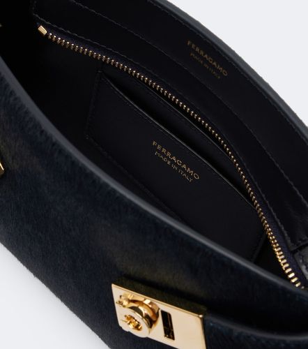 Ferragamo Clutch Hug Small de pelo - Ferragamo - Modalova
