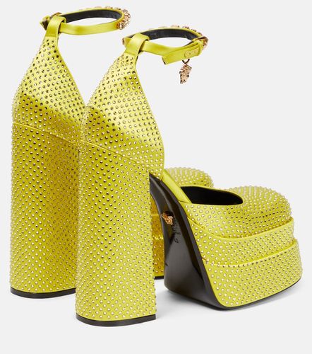 Medusa Aevitas embellished platform pumps - Versace - Modalova
