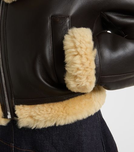 Giacca cropped Aviatore in shearling - Jacquemus - Modalova