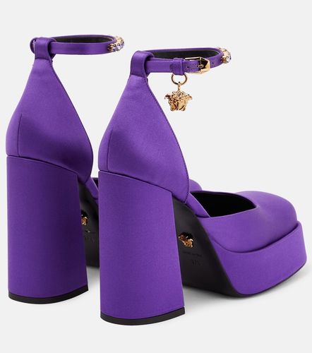 Medusa Aevitas satin platform pumps - Versace - Modalova