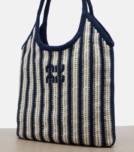 Shopper Ivy Medium de croché a rayas - Miu Miu - Modalova