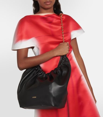 Squeeze Medium leather shoulder bag - Loewe - Modalova
