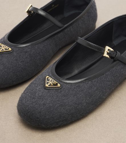 Prada Bailarinas Mary Jane con piel - Prada - Modalova