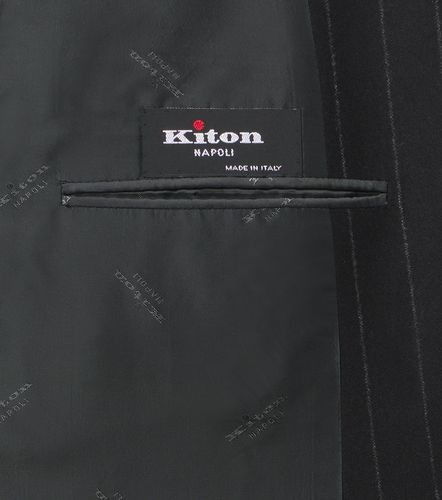 Completo in lana e cashmere gessato - Kiton - Modalova