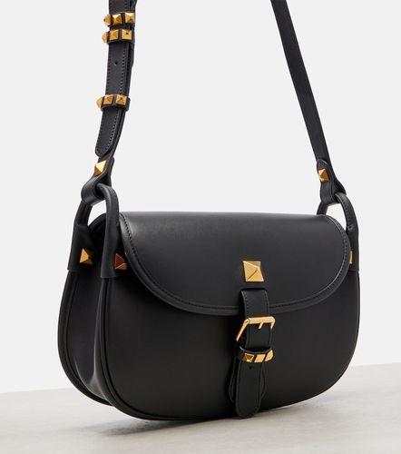 Flaneuse Rockstud Medium leather crossbody bag - Valentino Garavani - Modalova
