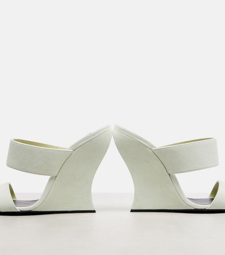 Alaia Wave 110 suede wedge mules - Alaia - Modalova