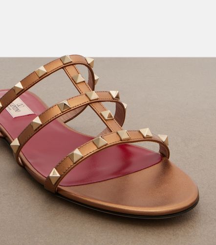 Rockstud metallic leather sandals - Valentino Garavani - Modalova