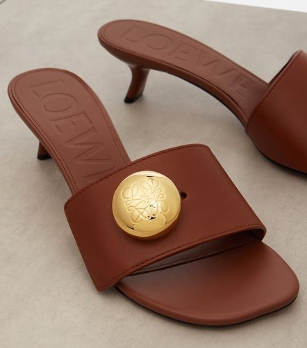 Loewe Pebble Anagram leather mules - Loewe - Modalova