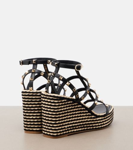 Sandali Rockstud in pelle con zeppa - Valentino Garavani - Modalova