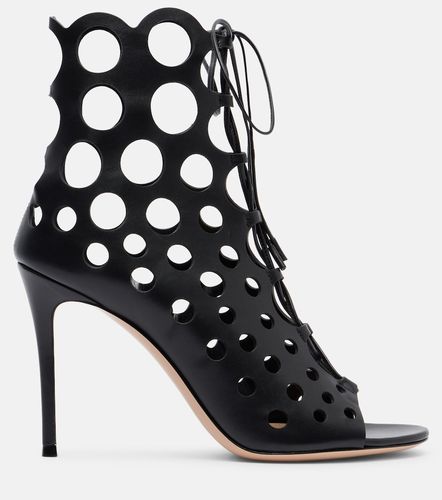 Perforated leather pumps - Gianvito Rossi - Modalova