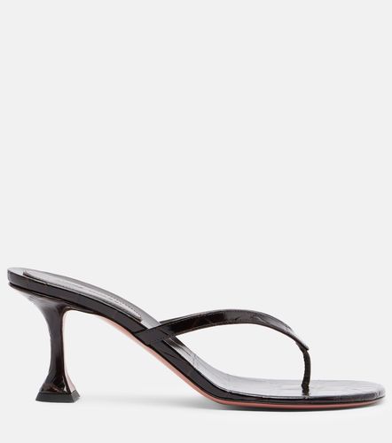 Juliette croc-effect leather thong sandals - Amina Muaddi - Modalova